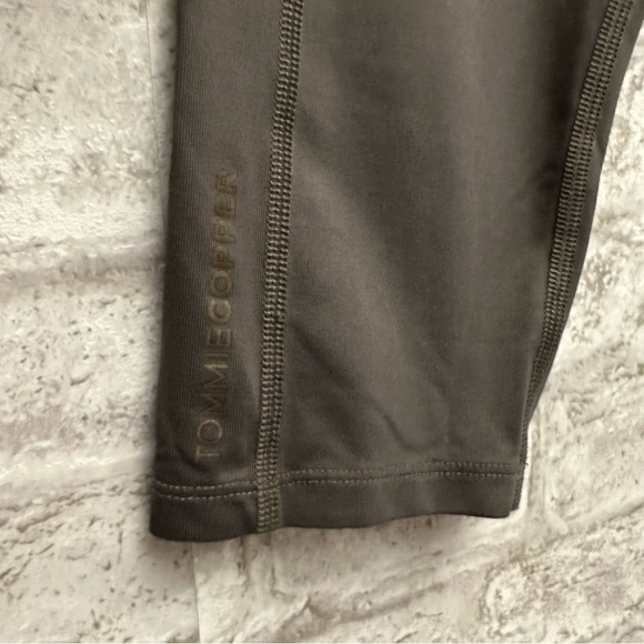 TOMMIE Copper capri leggings women’s medium copper &‎ zinc infused - Picture 3 of 5